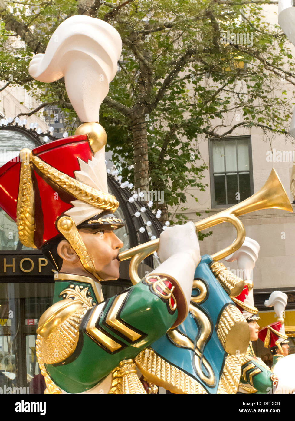 Soldatino statua decorazione, Natale, Rockefeller Center, NYC Foto Stock