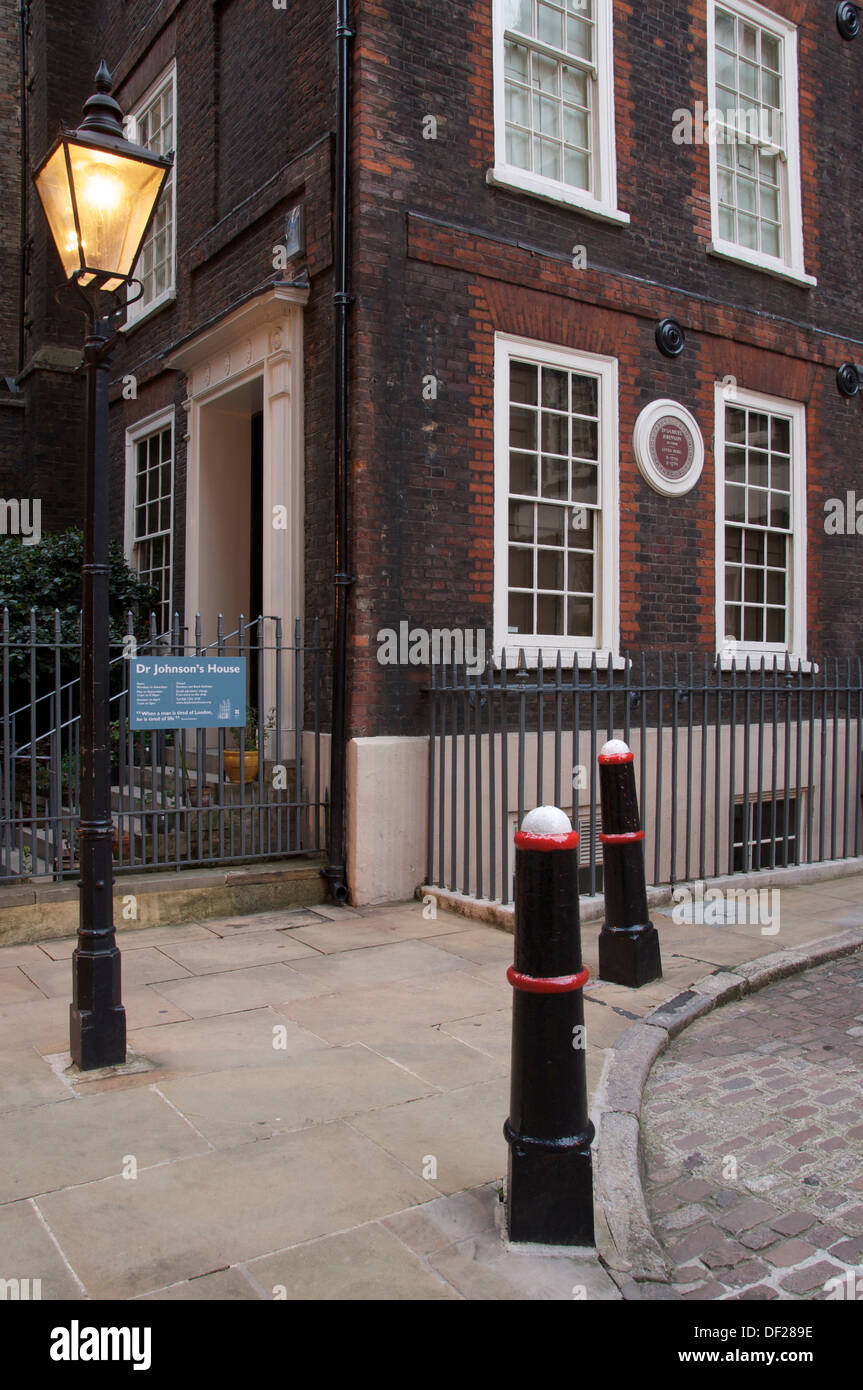 La casa, costruita nel 1700, dello scrittore inglese Dr Samuel Johnson a 17 Gough Square, una tranquilla corte appartata nella città di Londra. Oggi è un museo. Foto Stock