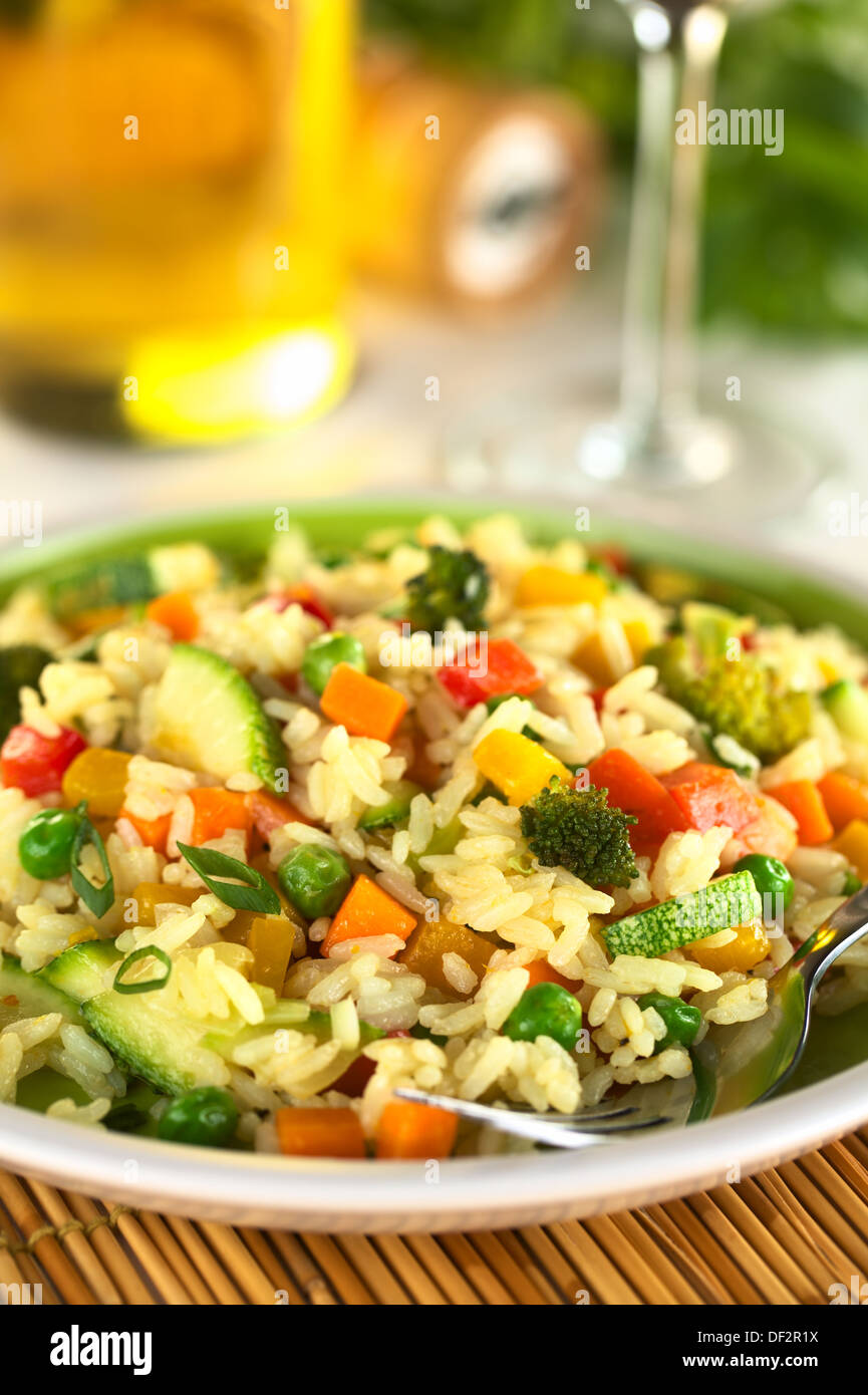 I risotti di verdure fatta di zucchine, pea, la carota e il peperone rosso, broccoli e zucca Foto Stock