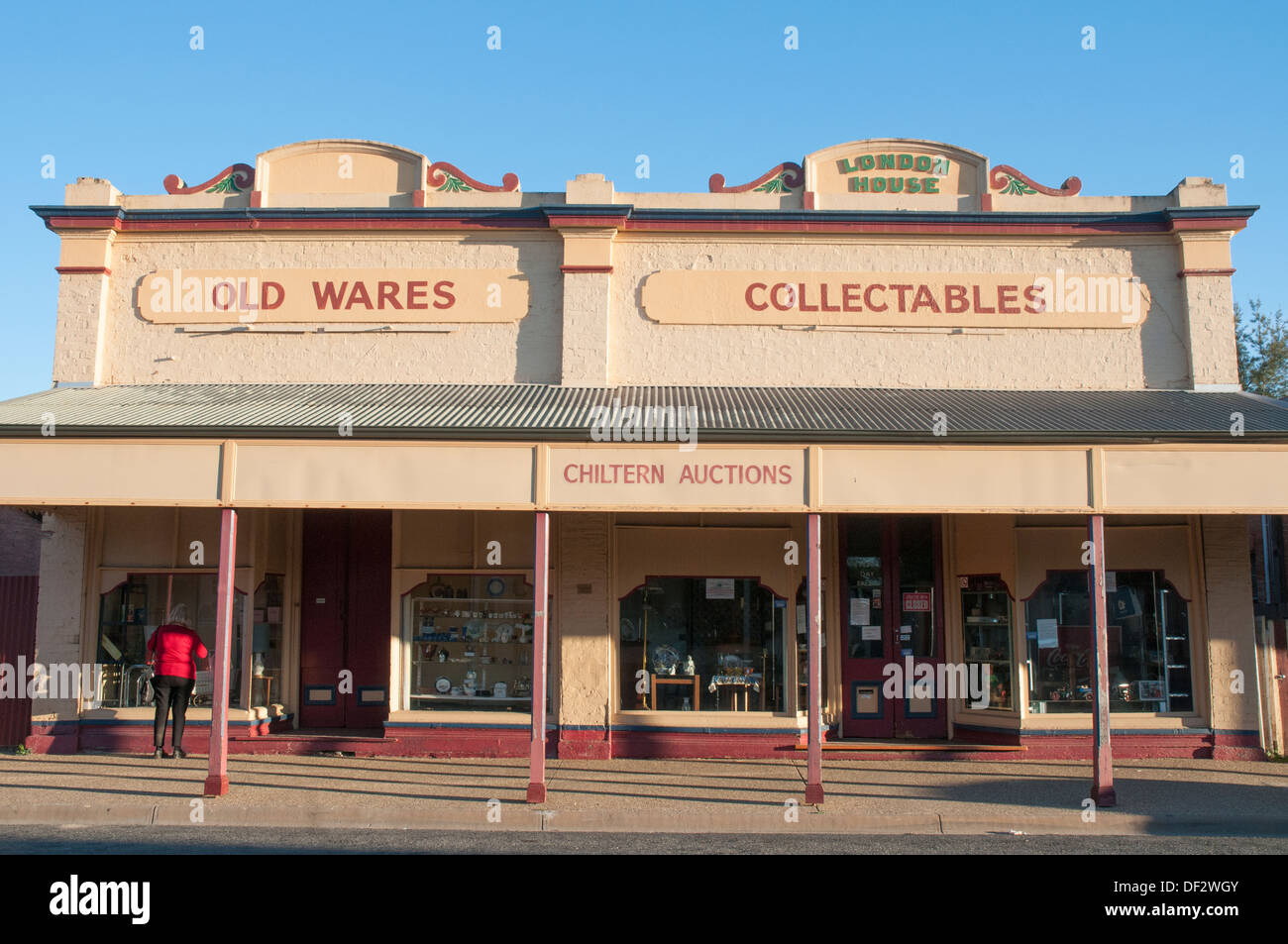 Hume Highway road trip, Australia: Antiquariato e vecchi wares store nel goldfields città di Chiltern, Victoria Foto Stock