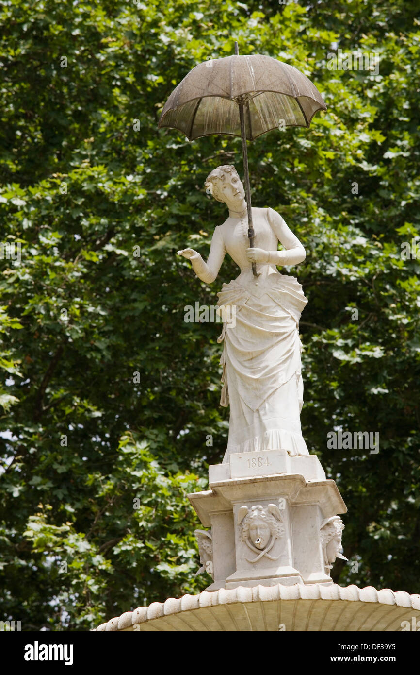Dama del Paraigües (Ombrello signora) scultura in Parc de la Ciutadella,  Barcellona, in Catalogna, Spagna Foto stock - Alamy