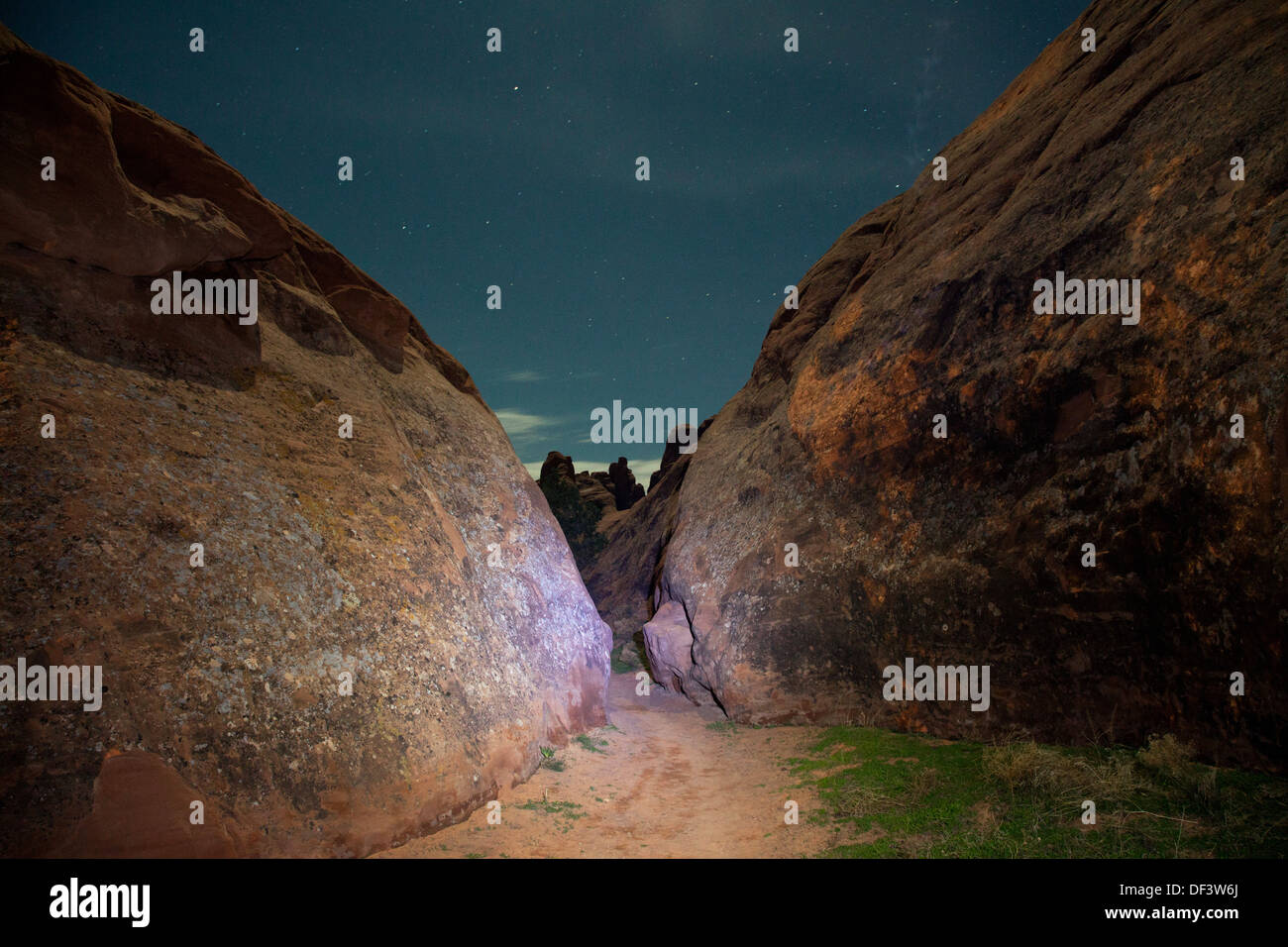 Notte foto nel giardino Devils vicino al campeggio in Arches National Park nello Utah. Foto Stock