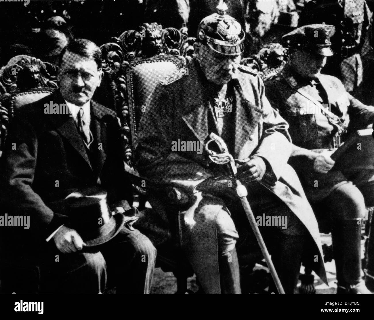 Il Presidente Paul von Hindenburg e il cancelliere Adolf Hitler, Germania, 1933 Foto Stock
