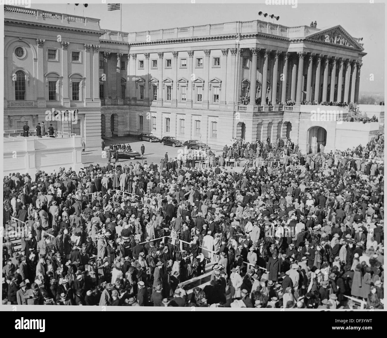 Vista la distanza della folla alla cerimonia di inaugurazione del Presidente Truman. 199984 Foto Stock