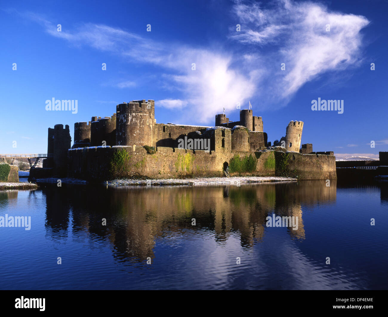 Castello di Caerphilly in inverno con neve Caerphilly South Wales UK Foto Stock