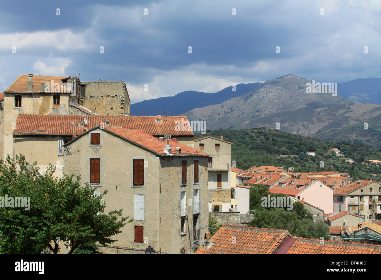 Le montagne intorno a Corte Foto Stock