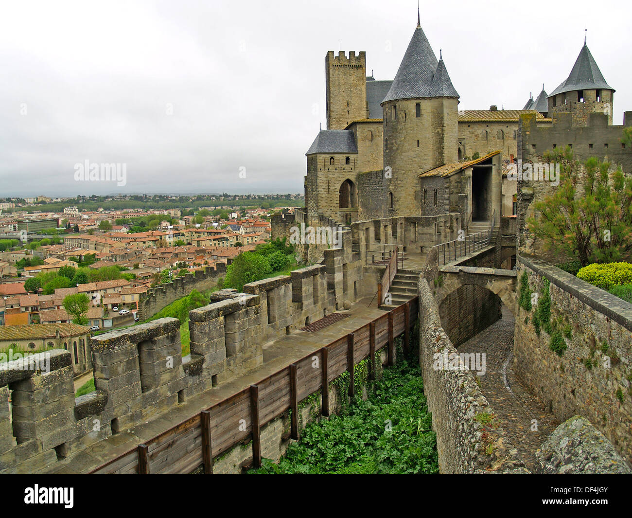 Il city pareti e Chateau Comtal, Carcassone,Francia Foto Stock