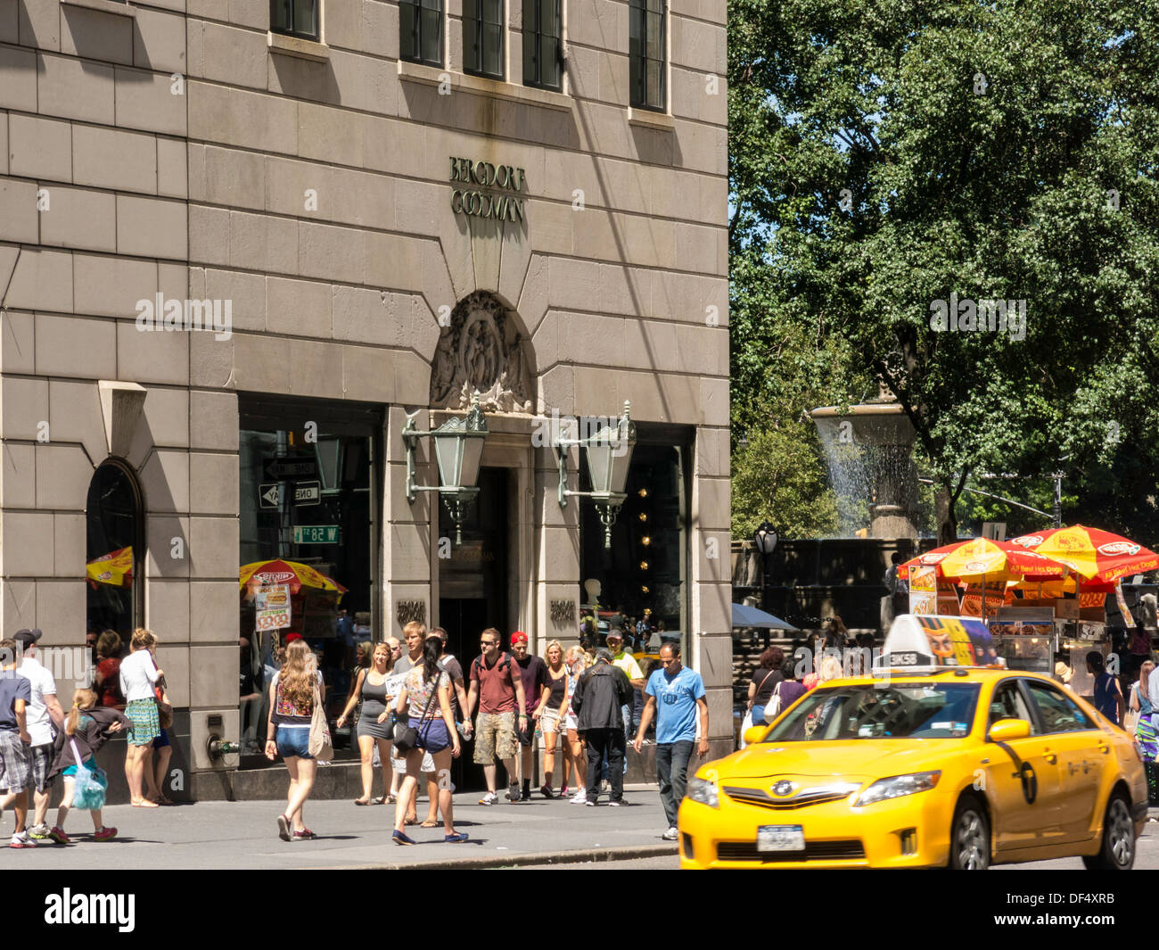 Bergdorf Goodman Department Store sulla Fifth Avenue, New York Foto Stock