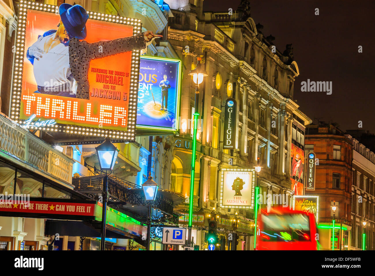Lyric Theatre Shaftesbury Avenue London Inghilterra nella luce della sera Foto Stock