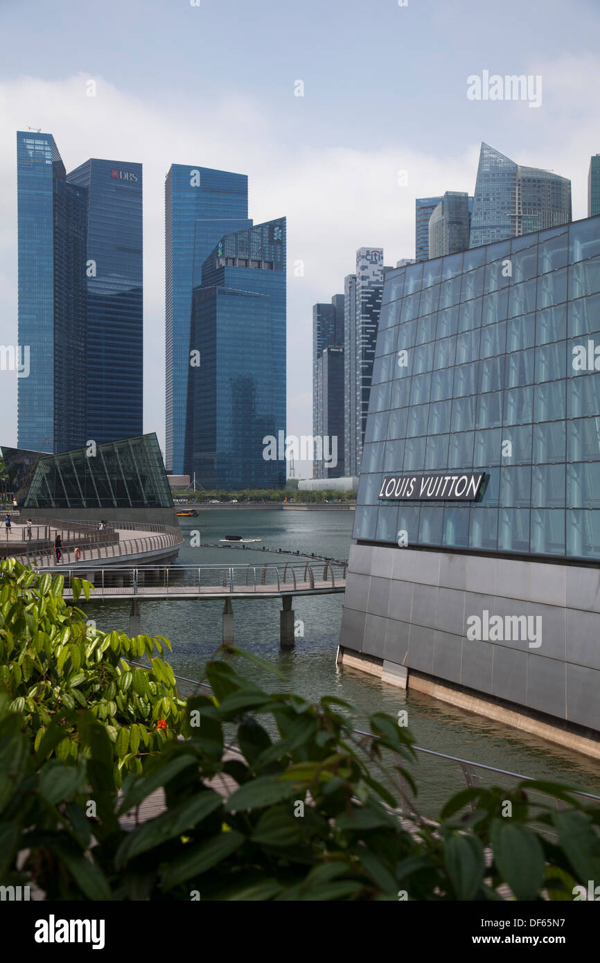 Grattacieli di Marina Bay area Hotel Singapore Asia vista centri finanziari denaro potere di mercato del commercio internazionale di scambio di costruire Foto Stock