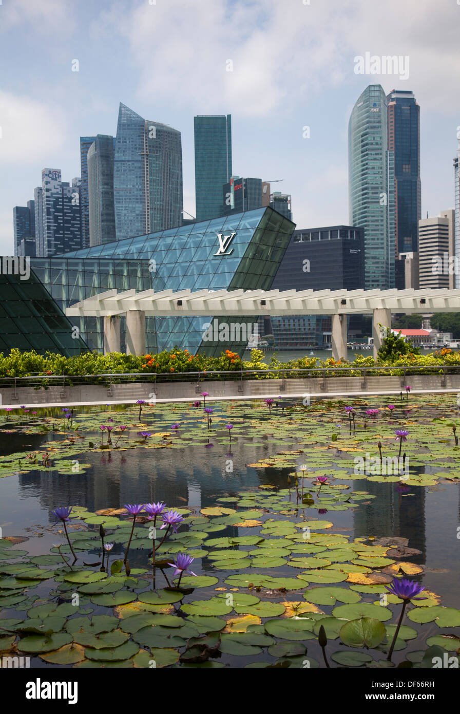 Grattacieli di Marina Bay area Hotel Singapore Asia vista centri finanziari denaro potere di mercato del commercio internazionale di scambio di costruire Foto Stock