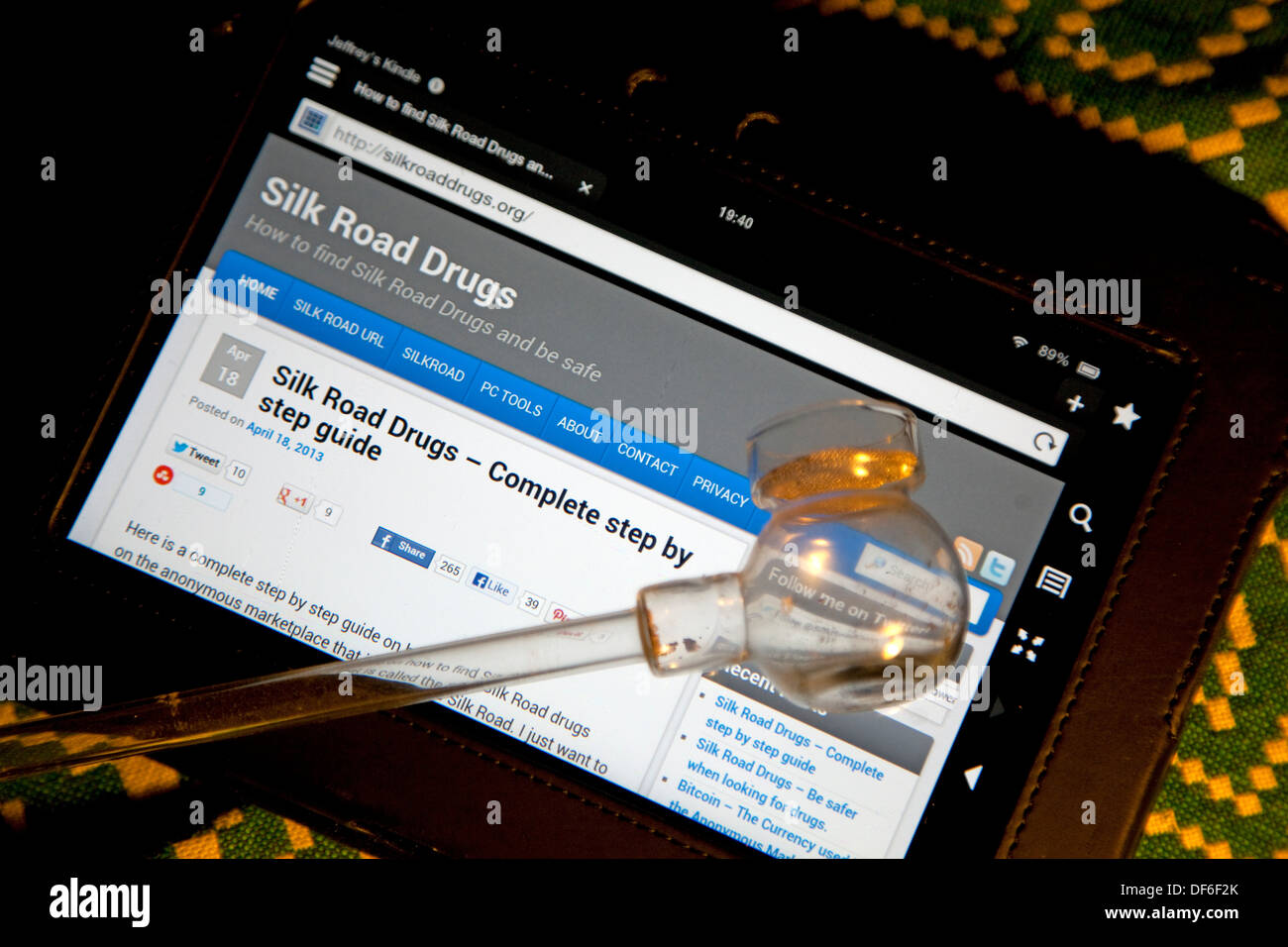 Istruzioni online per ottenere l'accesso al mercato nero profondo sito Web Silk Road la vendita al dettaglio di farmaci di classe A Foto Stock