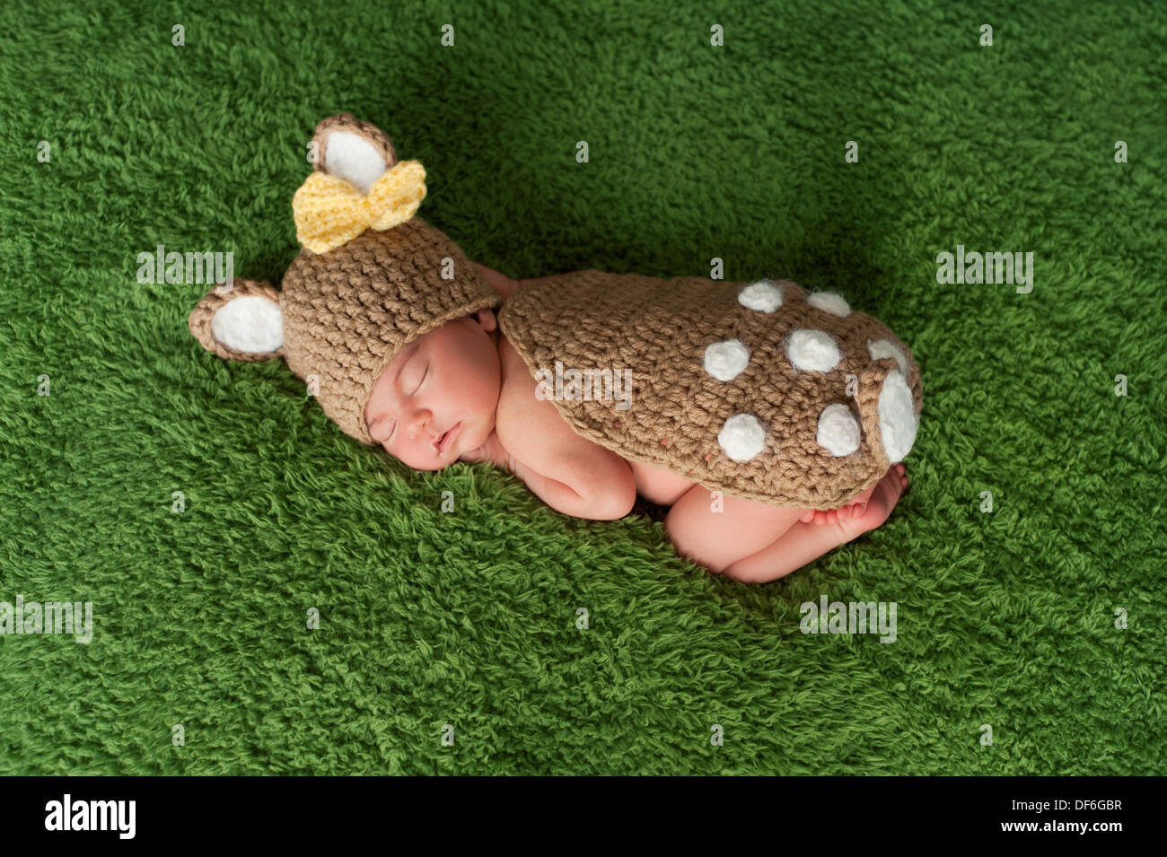 Neonato ragazza in CAPRETTA / Costume di cervo Foto Stock