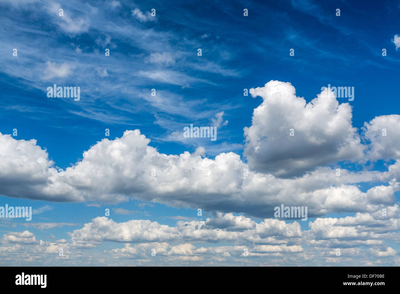 La sfondo con cielo nuvoloso Foto Stock
