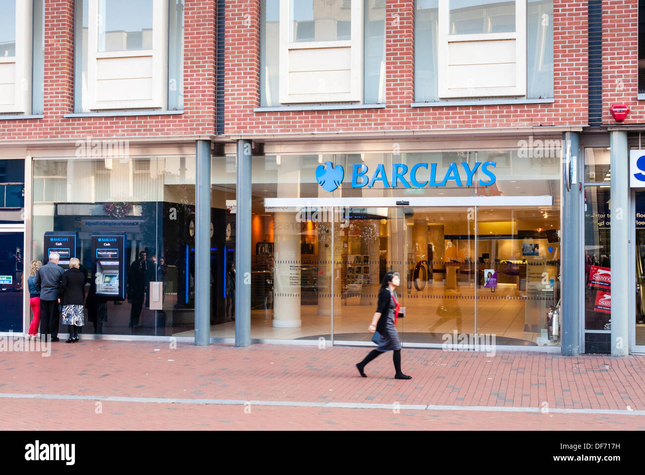 UK high street bank, Barclays, in Reading, Berkshire, Inghilterra, GB, Regno Unito Foto Stock