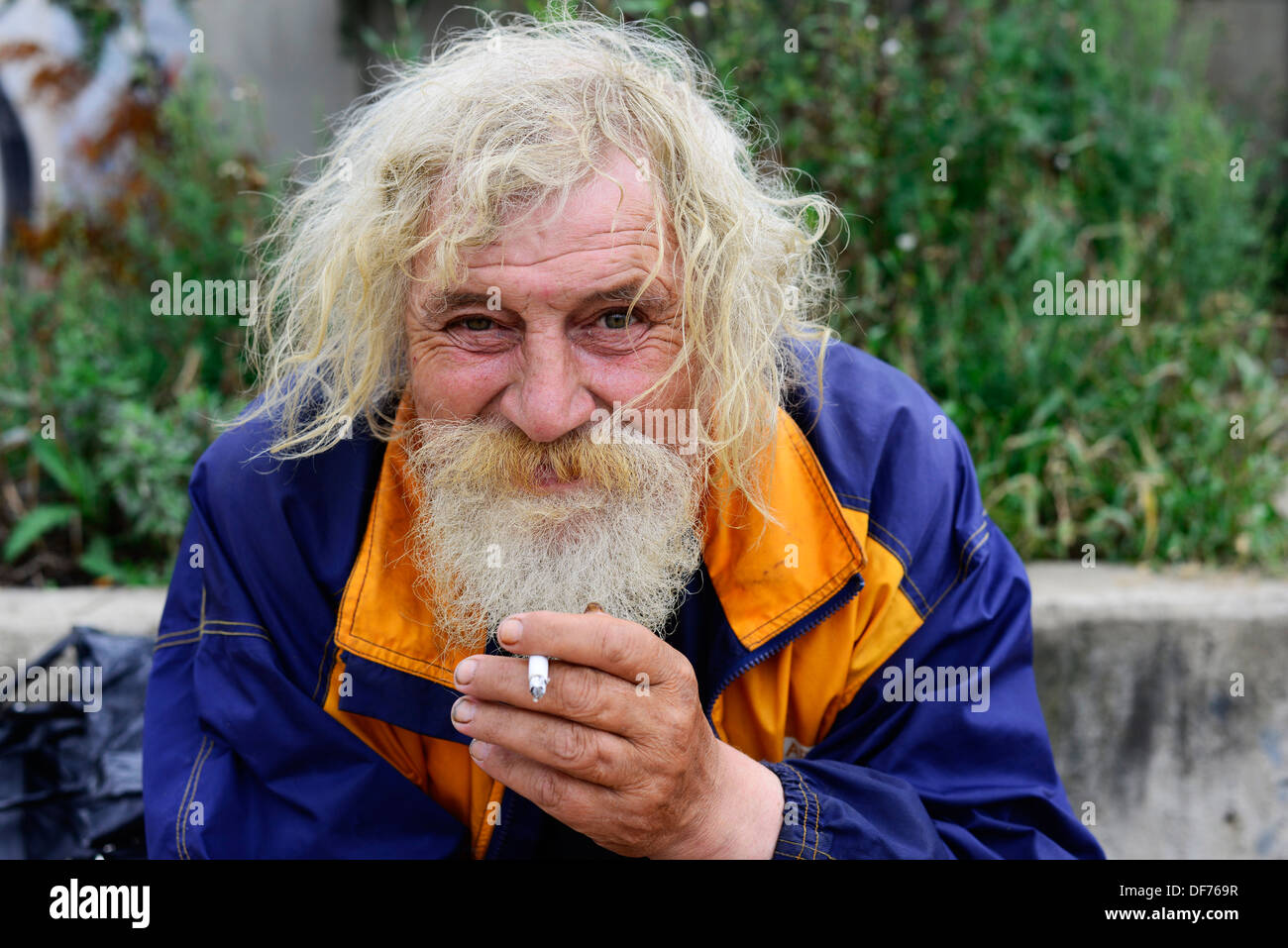 Un senzatetto in Praga. Foto Stock