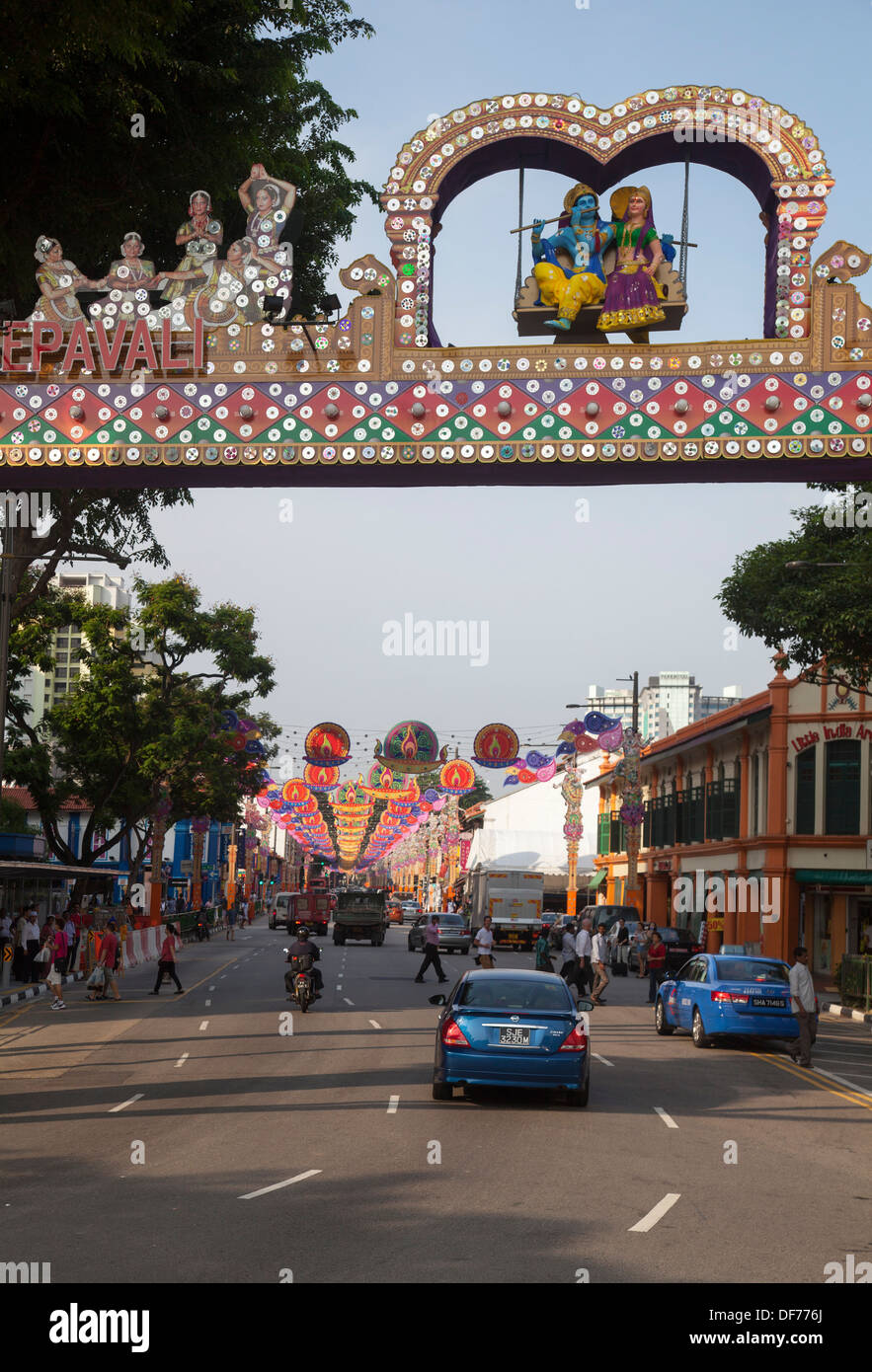 I religiosi street decorazione Singapore Asia capitali potenza finanziaria celebrazione cerimonia tradizione tradizionale festa gioiosa Foto Stock