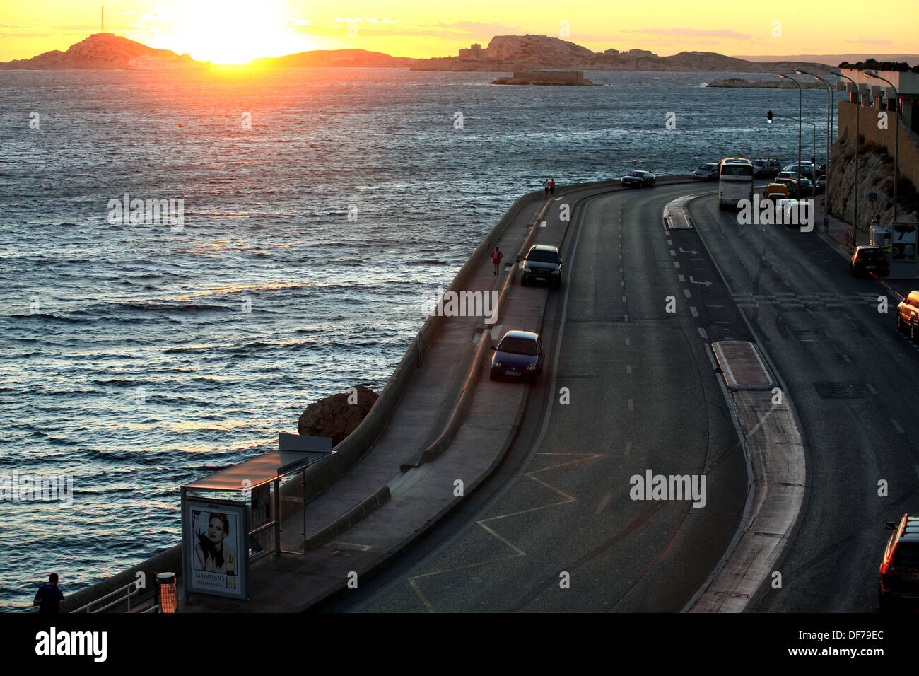 Il tramonto sopra la Corniche Kennedy a Marsiglia Foto Stock