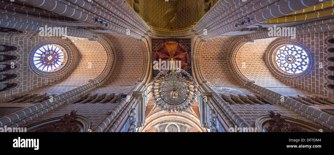 Navata della Basilica Cattedrale Sé de Nossa Senhora da Assunção, Catedral de Évora, Évora, distretto di Évora, Portogallo Foto Stock