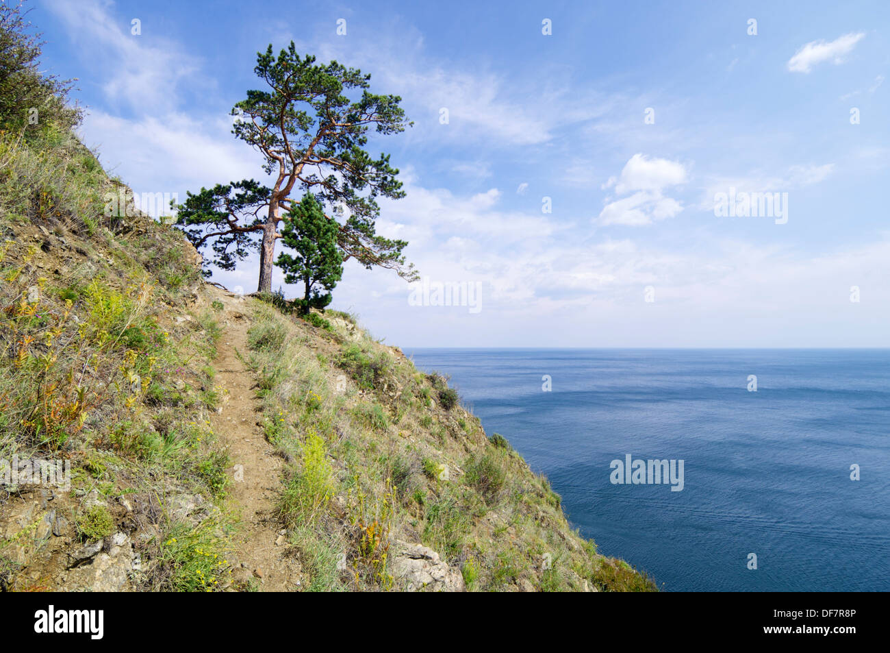 Riva del lago Baikal vicino alla città di listvyanka, Siberia, Russia Foto Stock