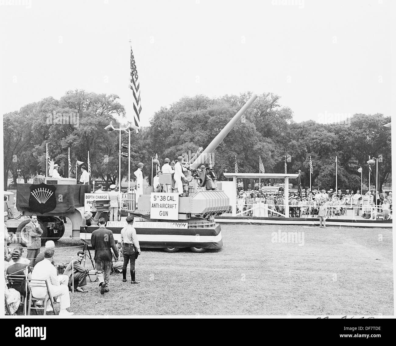 Il Presidente Truman assiste le cerimonie per celebrare il centesimo anniversario del Monumento di Washington. Qui un... 199843 Foto Stock
