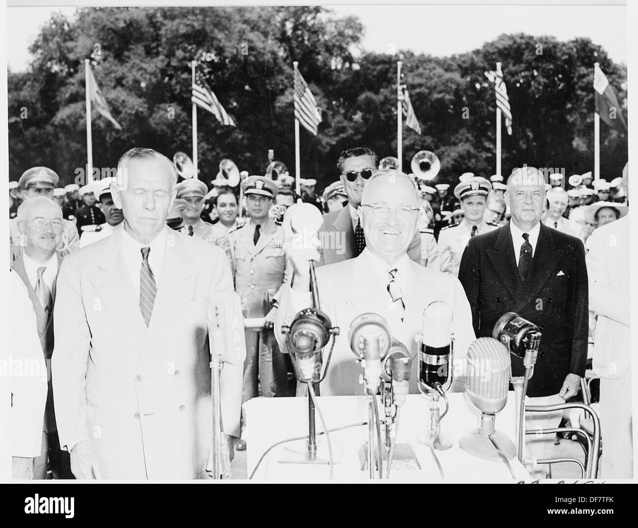 Il Presidente Truman assiste le cerimonie per celebrare il centesimo anniversario del Monumento di Washington. Egli è al ... 199852 Foto Stock