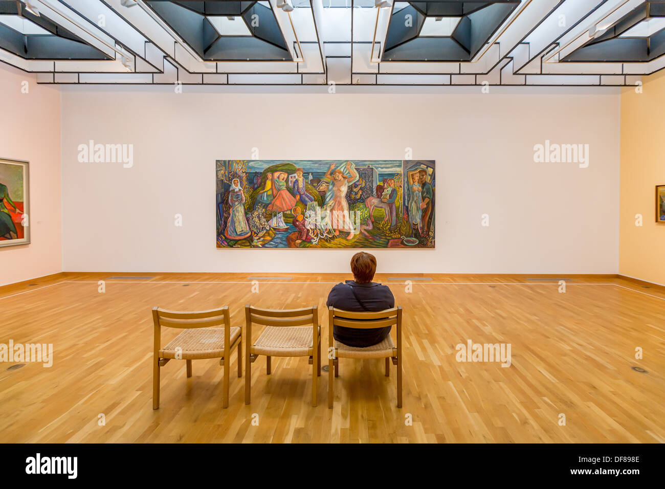 La donna la visione di un quadro dipinto da un artista islandese, Kjarvalsstadir Museum, Reykjavik, Islanda Foto Stock