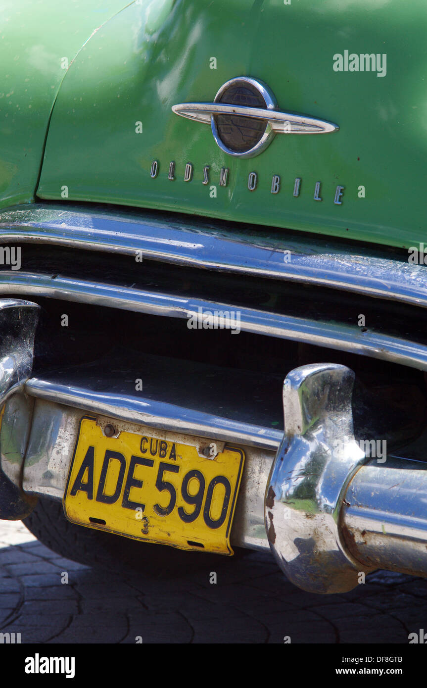 Il logo di un vintage Oldsmobile in Cuba Foto Stock