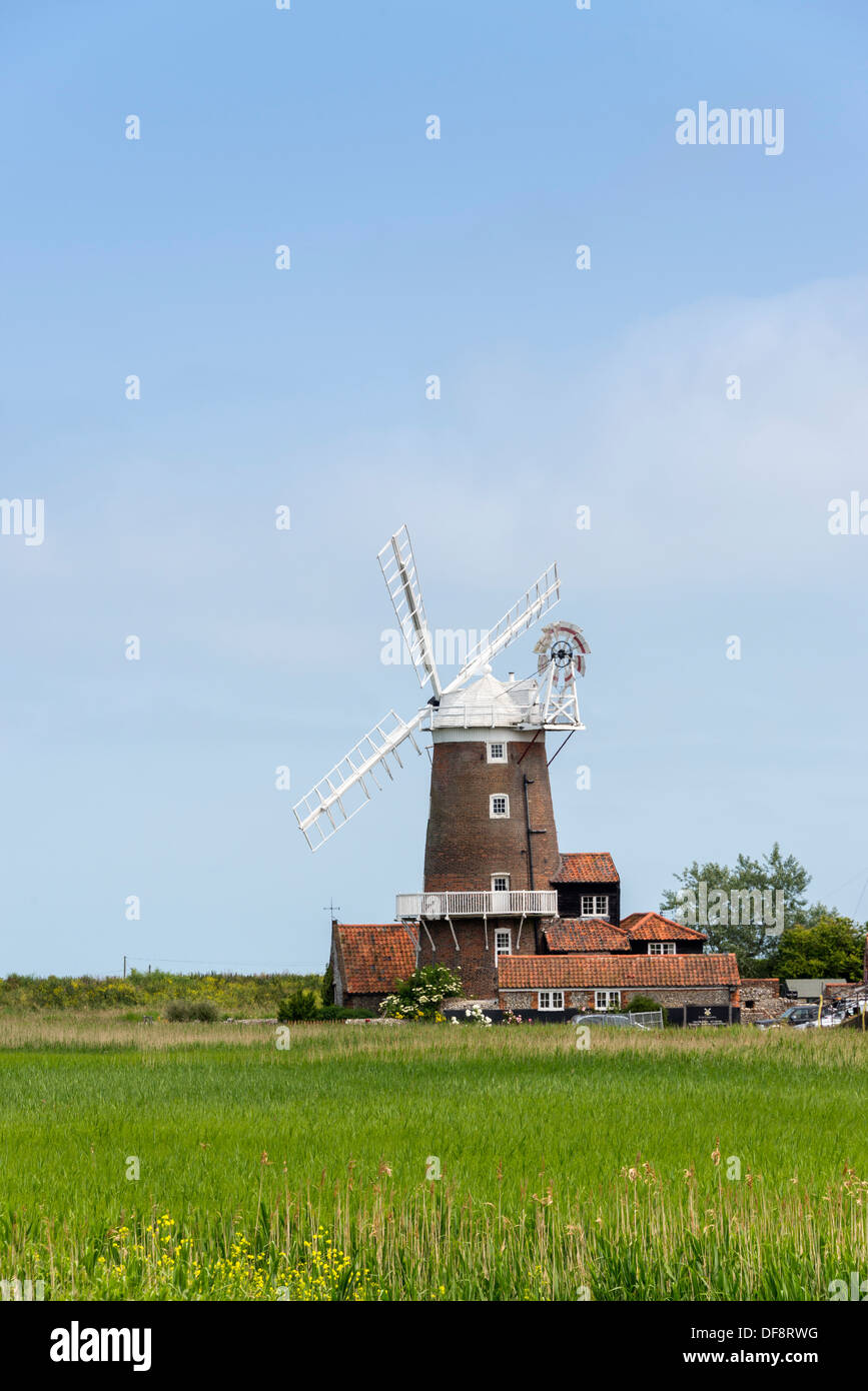 Cley Windmill Cley accanto al mare, Norfolk, Inghilterra. Foto Stock