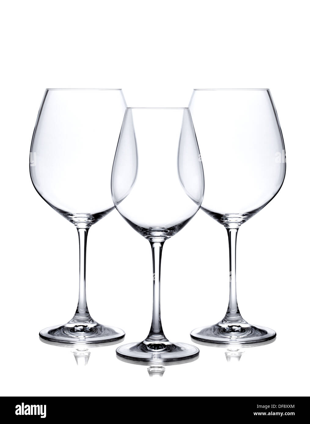 Bicchiere da cocktail set. Svuotare il bianco e il rosso bicchieri da vino isolato su sfondo bianco Foto Stock