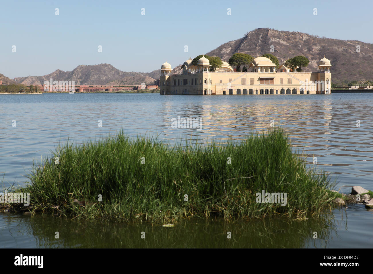 Jal Mahal Palace acqua nell'uomo Sagar Lago, Jaipur, Rajasthan,l'India, Asia . Foto Stock