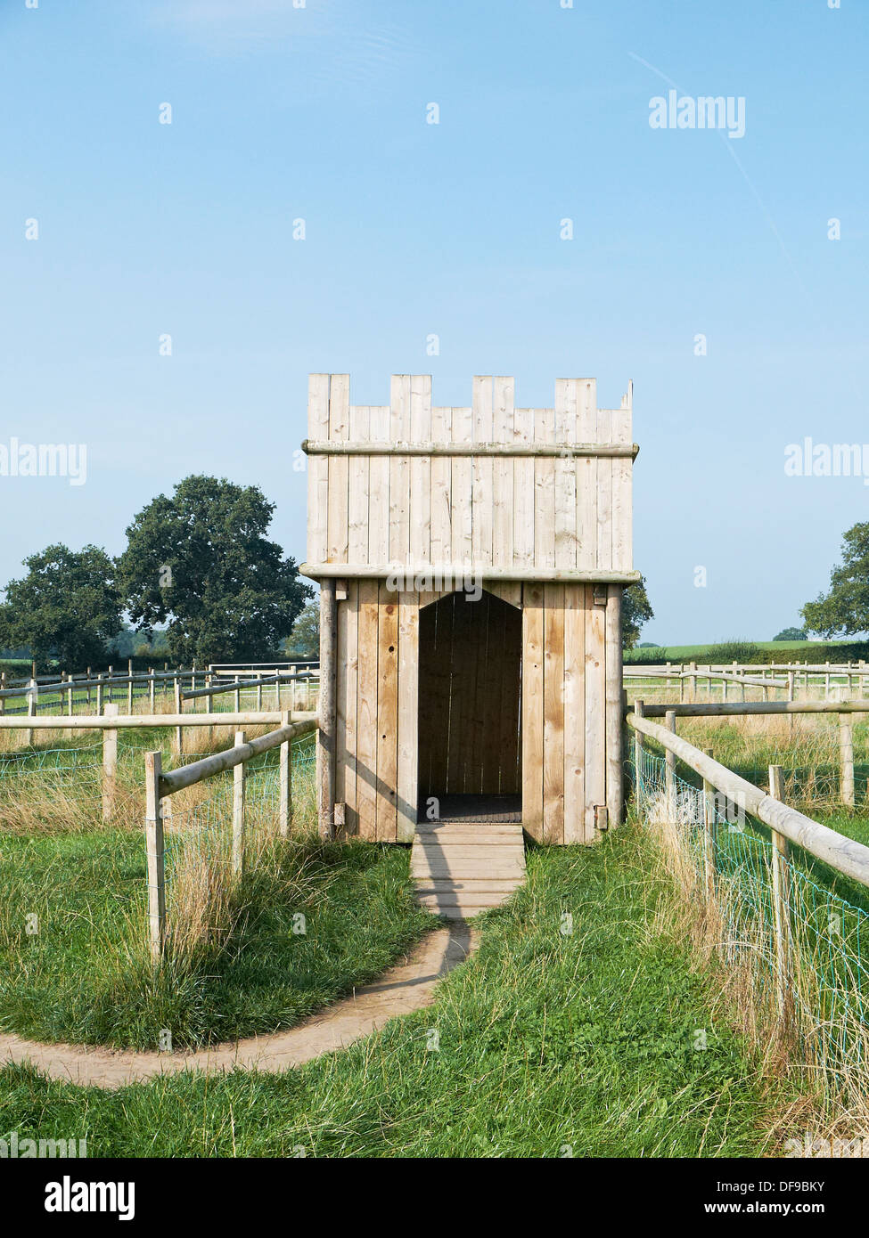 Fort forma di edificio in area gioco per bambini REGNO UNITO Foto Stock