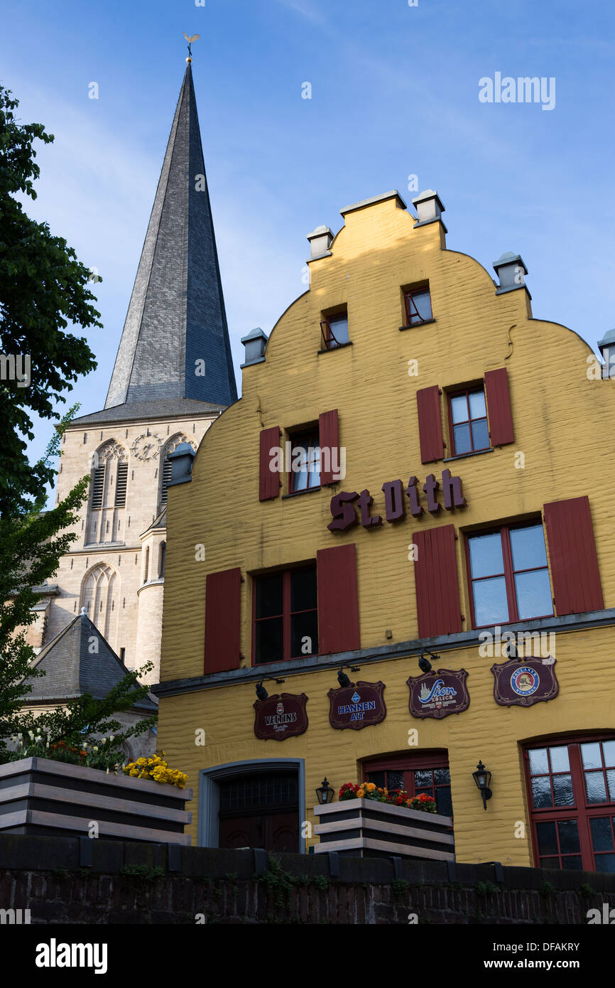 Bar e chiesa citykirche, Moenchengladbach Foto Stock