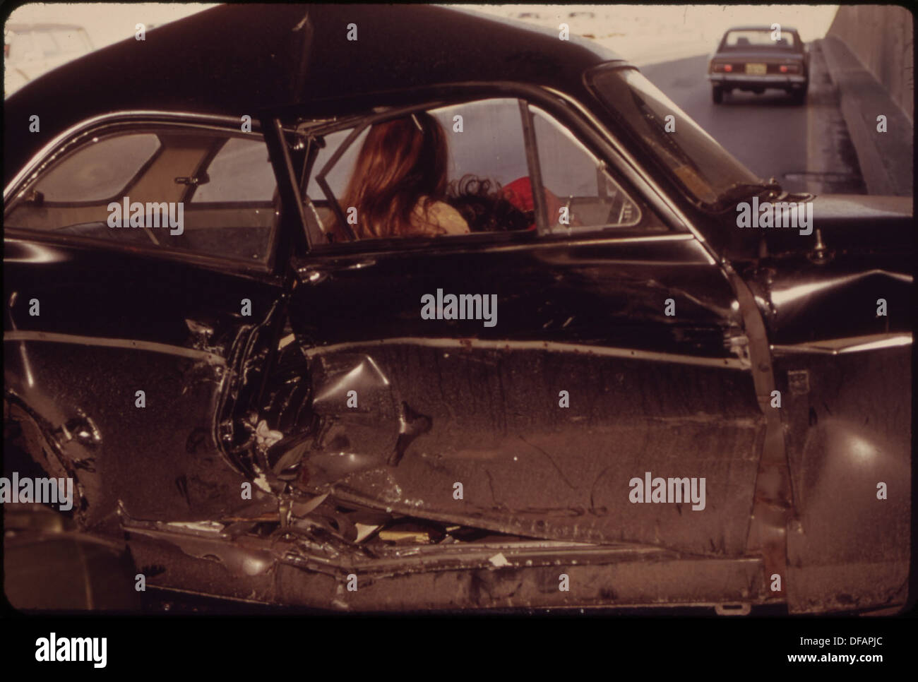 Conseguenze di un incidente automobilistico su Storrow Drive, nove di mattina 550016 Foto Stock