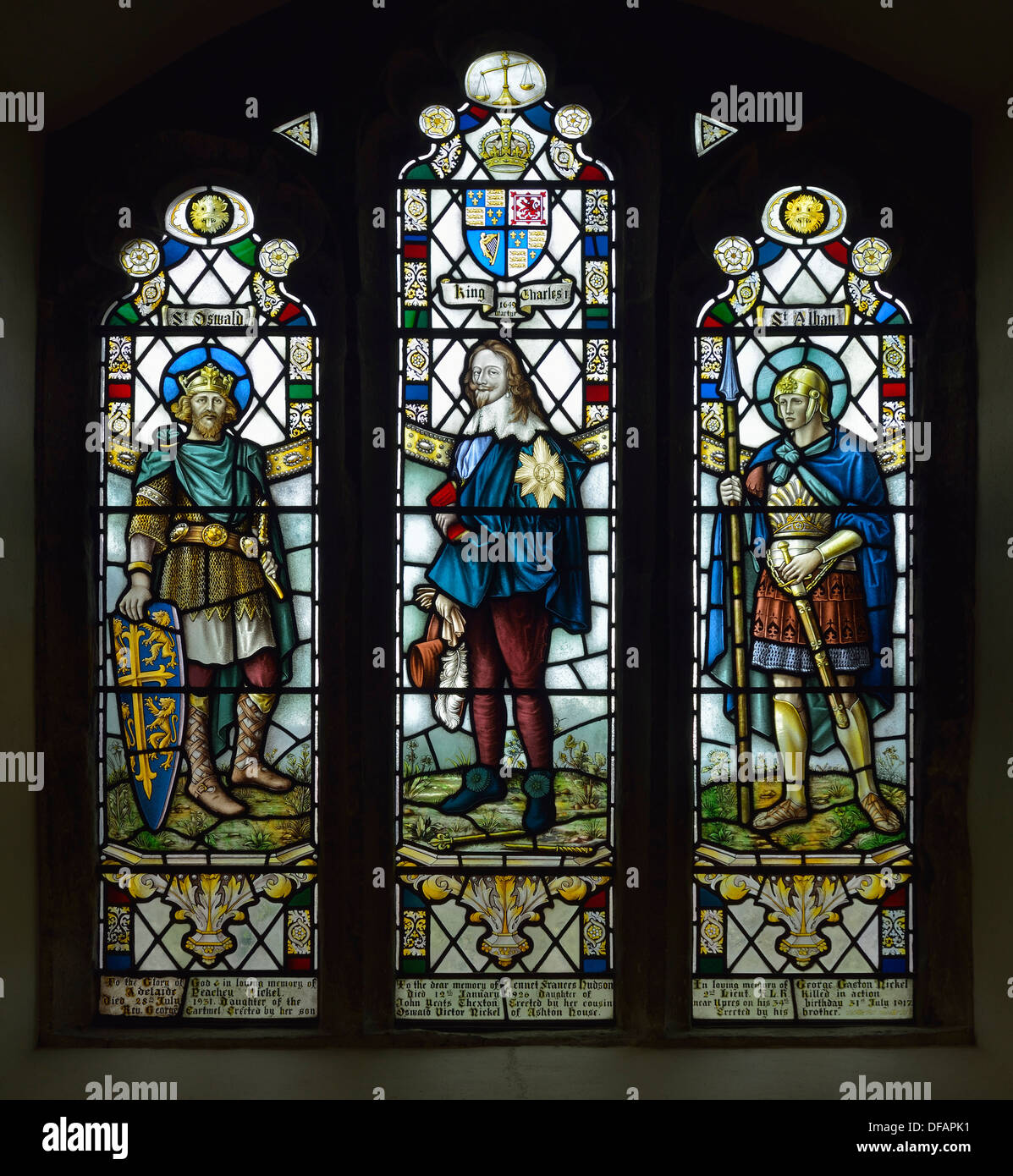 Corridoio del nord finestra. Chiesa di San Michele e Tutti gli angeli. Beetham, Cumbria, England, Regno Unito, Europa. Foto Stock