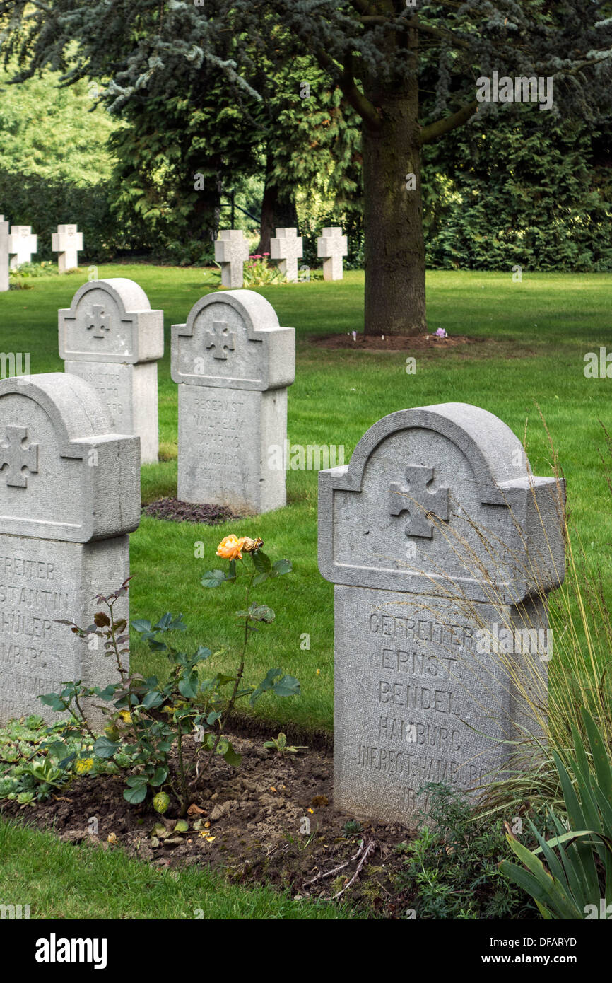 WW1 tombe tedesco presso il St Symphorien Commonwealth War Graves Commissione cimitero, Saint-Symphorien vicino a Mons, Hainaut, Belgio Foto Stock
