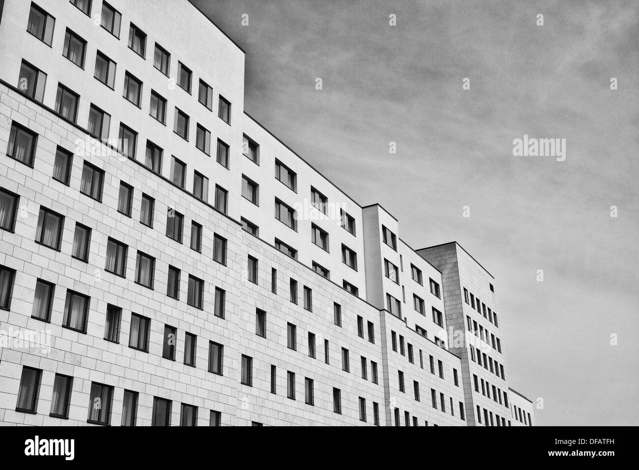 Moderno edificio di appartamenti a Berlino, Germania Foto Stock
