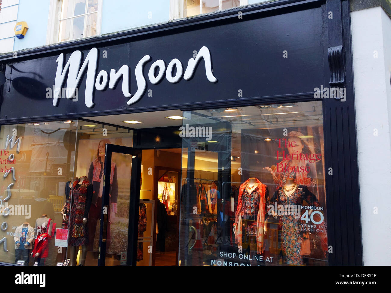 Monsoon catena di negozi di moda, REGNO UNITO Foto Stock
