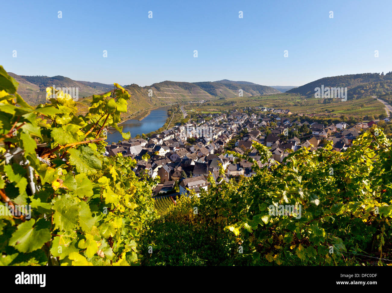 In Germania, in Renania Palatinato, vista città Bremm vicino fiume Moselle Foto Stock