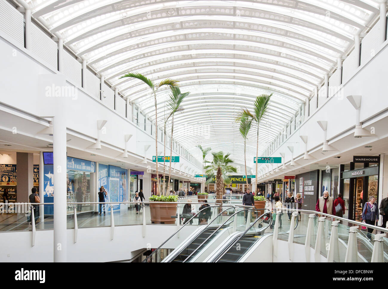 Bristol shopping mall in Regno Unito Inghilterra , Cribbs Causeway leisure retail centro commerciale chiamato The Mall. sud ovest Gloucestershire Foto Stock Bristol shopping mall in Regno Unito Inghilterra , Cribbs Causeway leisure retail centro commerciale chiamato The Mall. sud ovest Gloucestershire Foto Stock