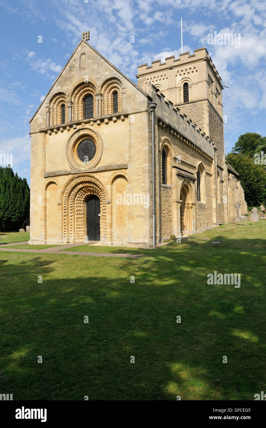Il XII C Norman chiesa parrocchiale di Santa Maria Vergine, Iffley, Oxfordshire. Foto Stock
