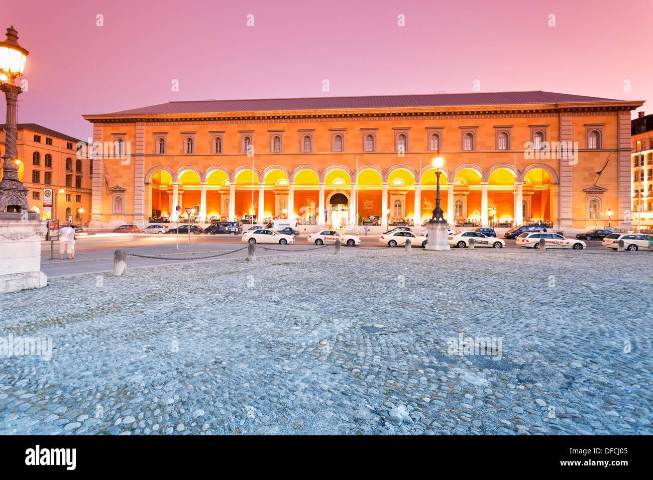 In Germania, in Baviera, Monaco di Baviera, il Teatro Nazionale e il Palais an der Oper Foto Stock