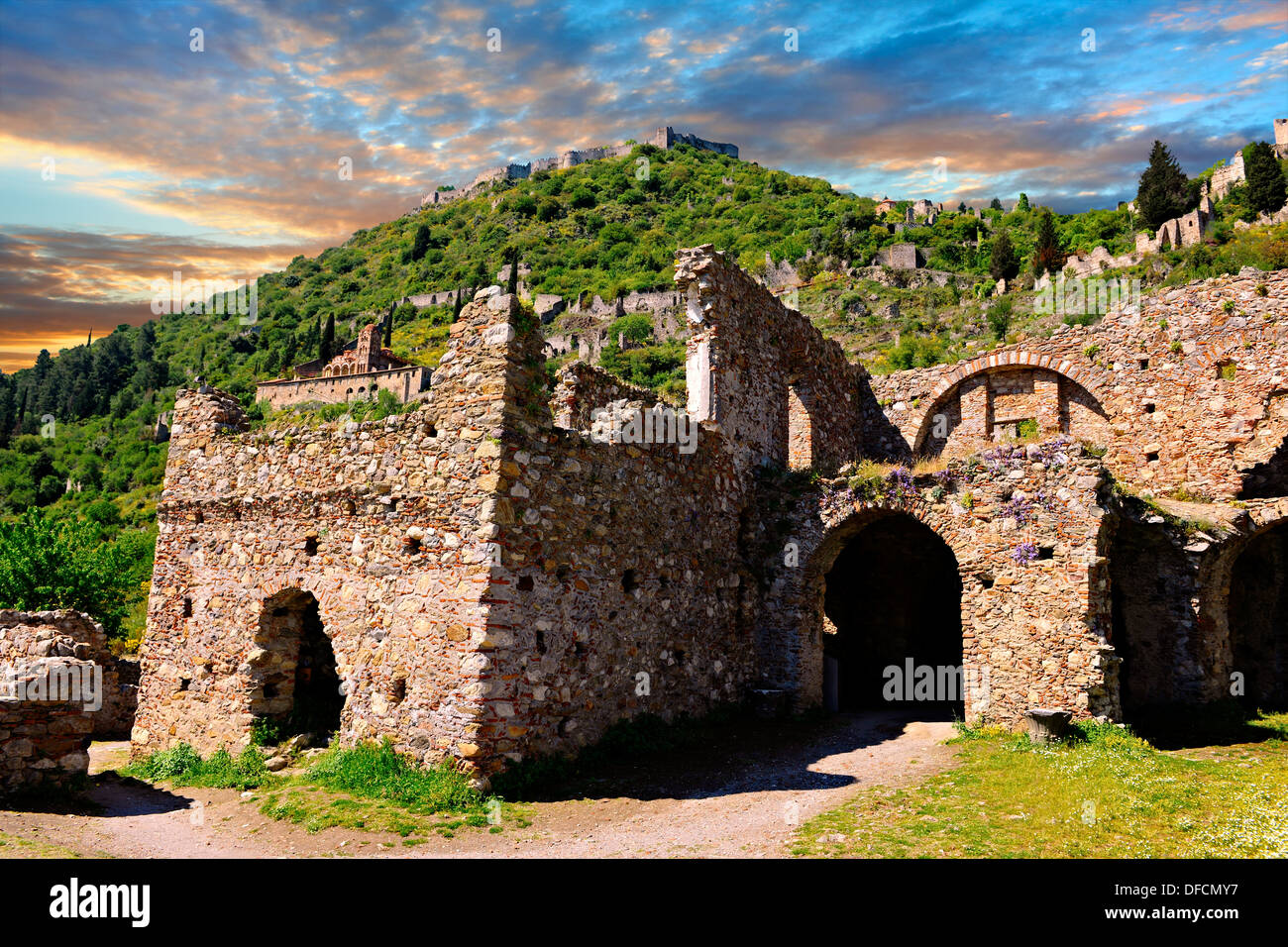 Rovine e chiese di l'ultima roccaforte bizantina, Mistra Grecia Foto Stock