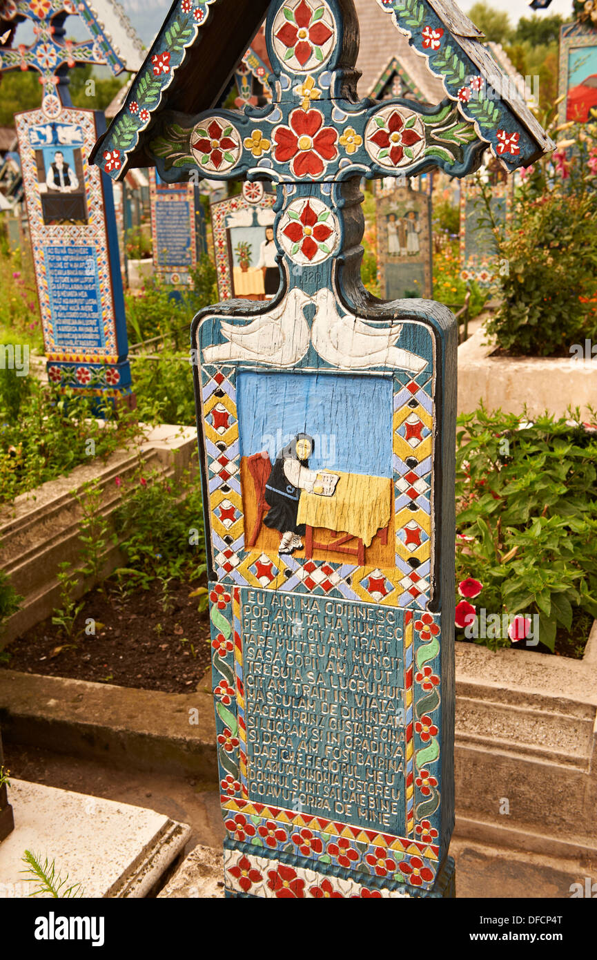 Il Cimitero allegro ( Cimitirul Vesel ), Sapanta, Maramures, nel nord della Transilvania, Romania. Foto Stock