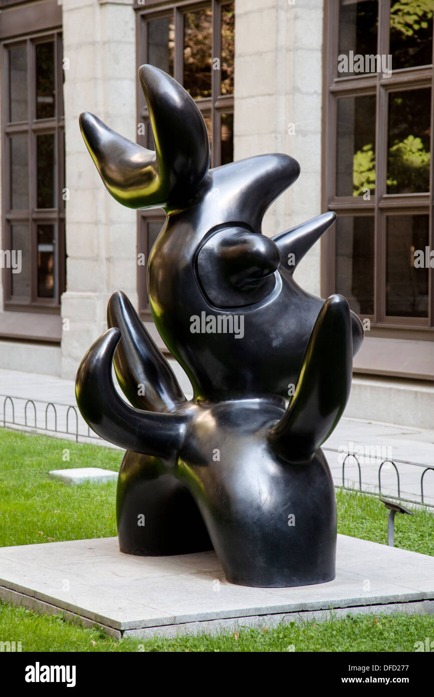 Joan Miro's Påjaro Lunar scultura al Museo Nacional Centro de Arte Reina Sofia, Madrid Spagna Foto Stock