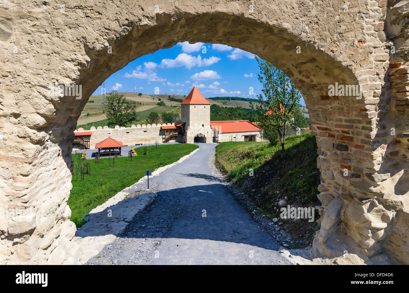Le rovine della fortezza di Rupea, dalla Transilvania medioevale, costruita dai sassoni nel XIV secolo, oggi punto di riferimento della Romania Foto Stock