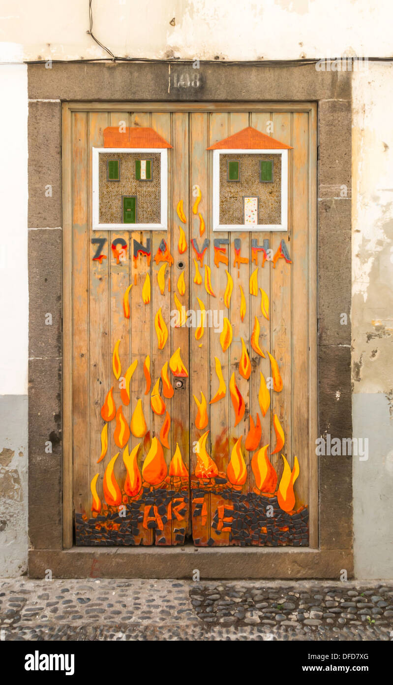 Porte verniciate in Rua de Santa Maria Funchal Madeira Foto Stock