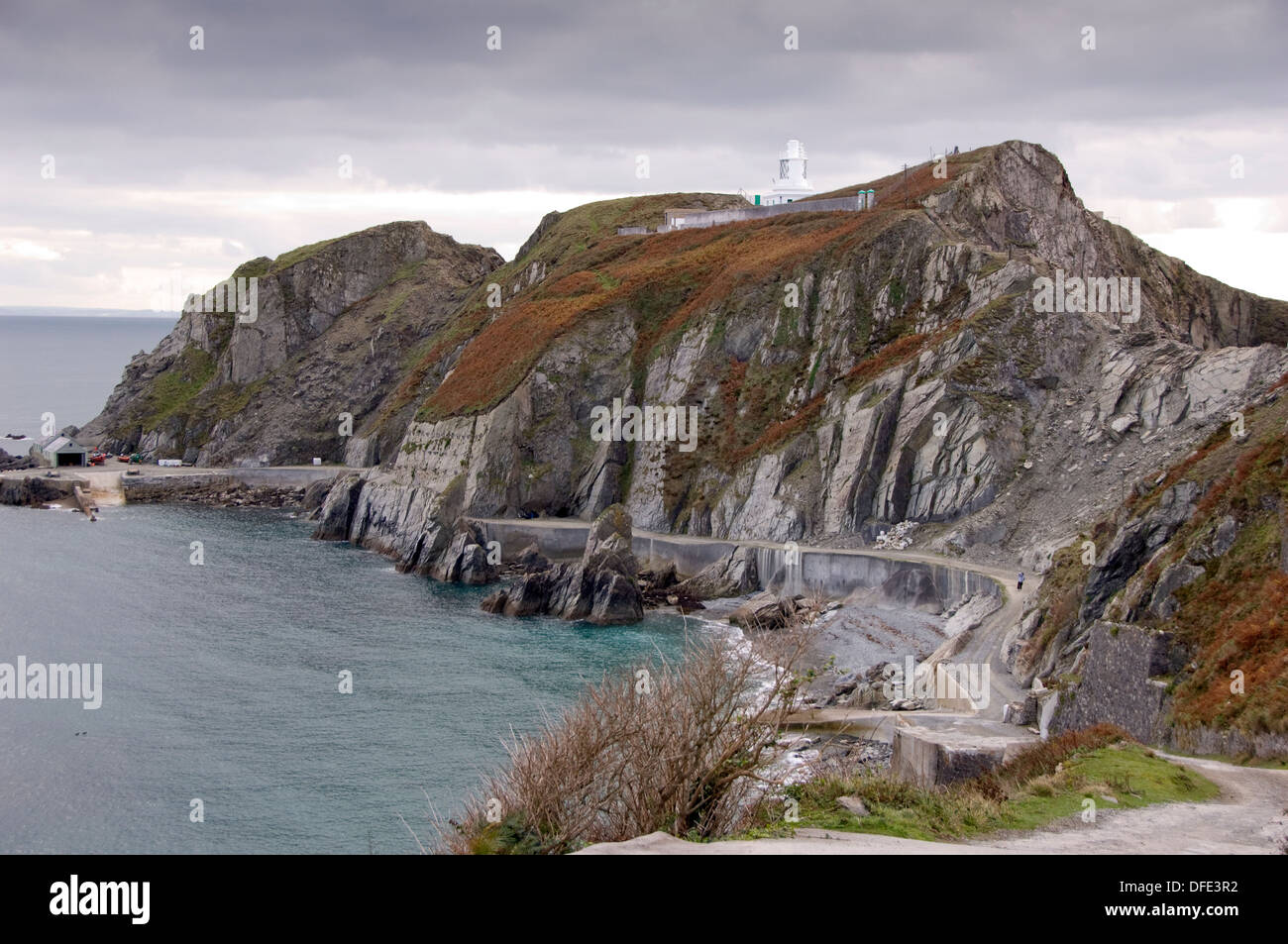 Lundy Island, Devonshire, UK, mostrando la chiesa,con la taverna Marisco,il vecchio faro, Millcombe (crema vernice) ex casa del cielo la famiglia Foto Stock