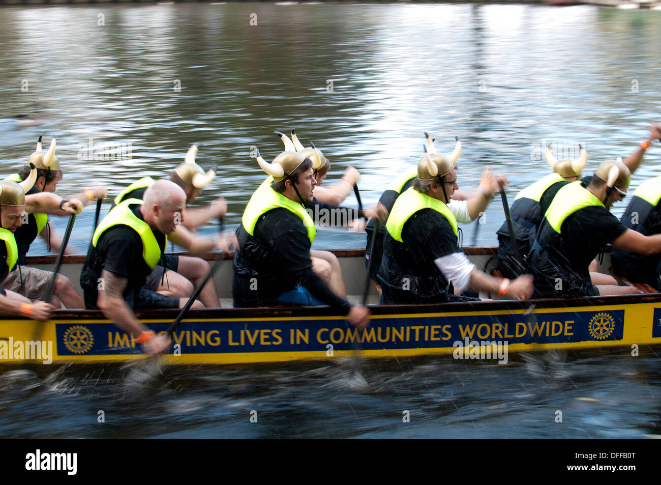 Dragon Boat racing, Stratford-upon-Avon, Regno Unito Foto Stock