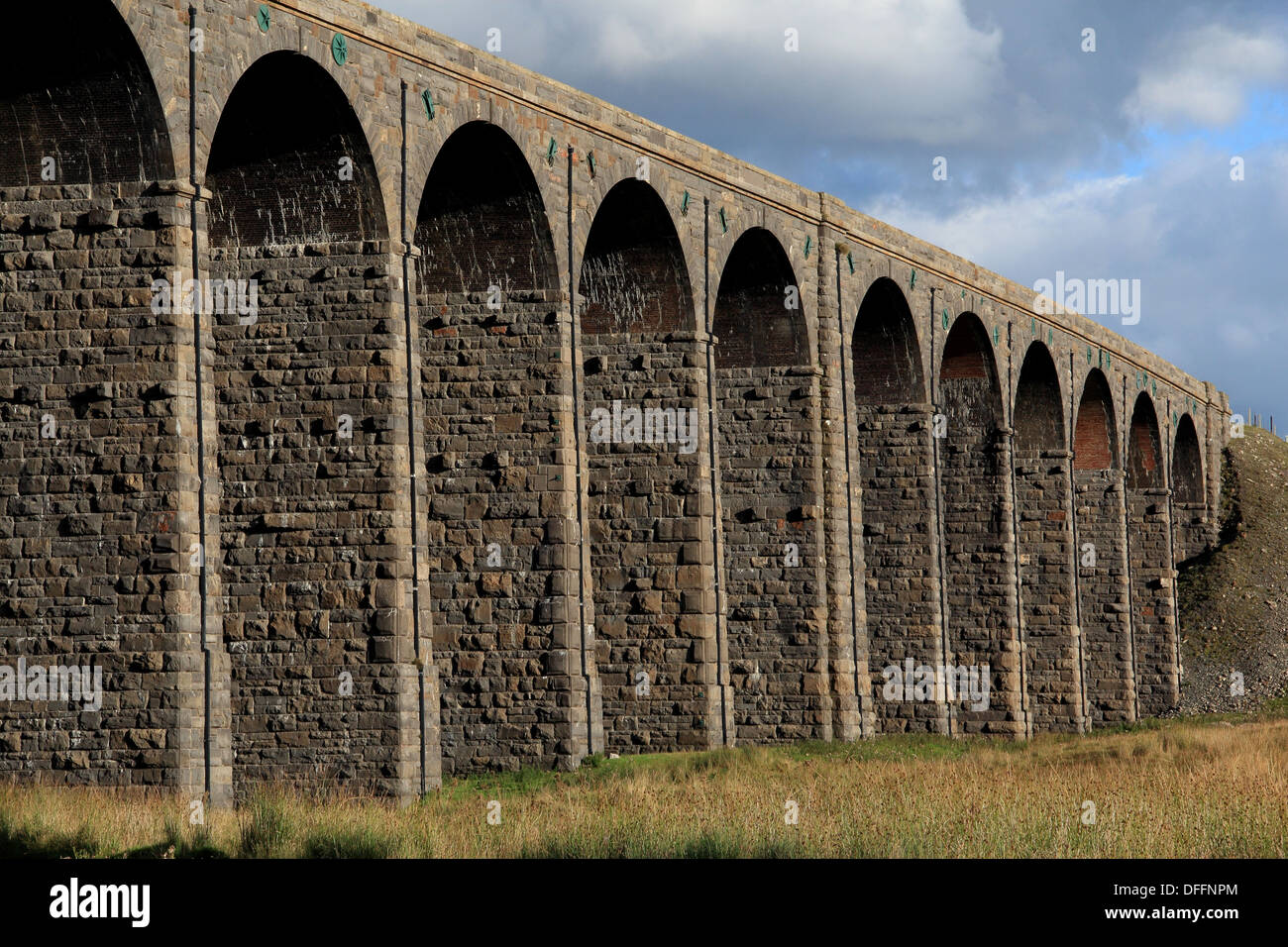 Il Viadotto Ribblehead sull'accontentarsi di Carlisle linea ferroviaria Foto Stock